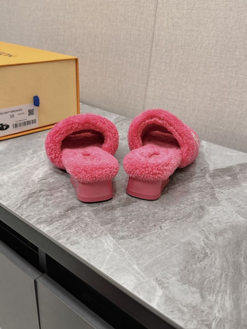 Louis Vuitton Slippers